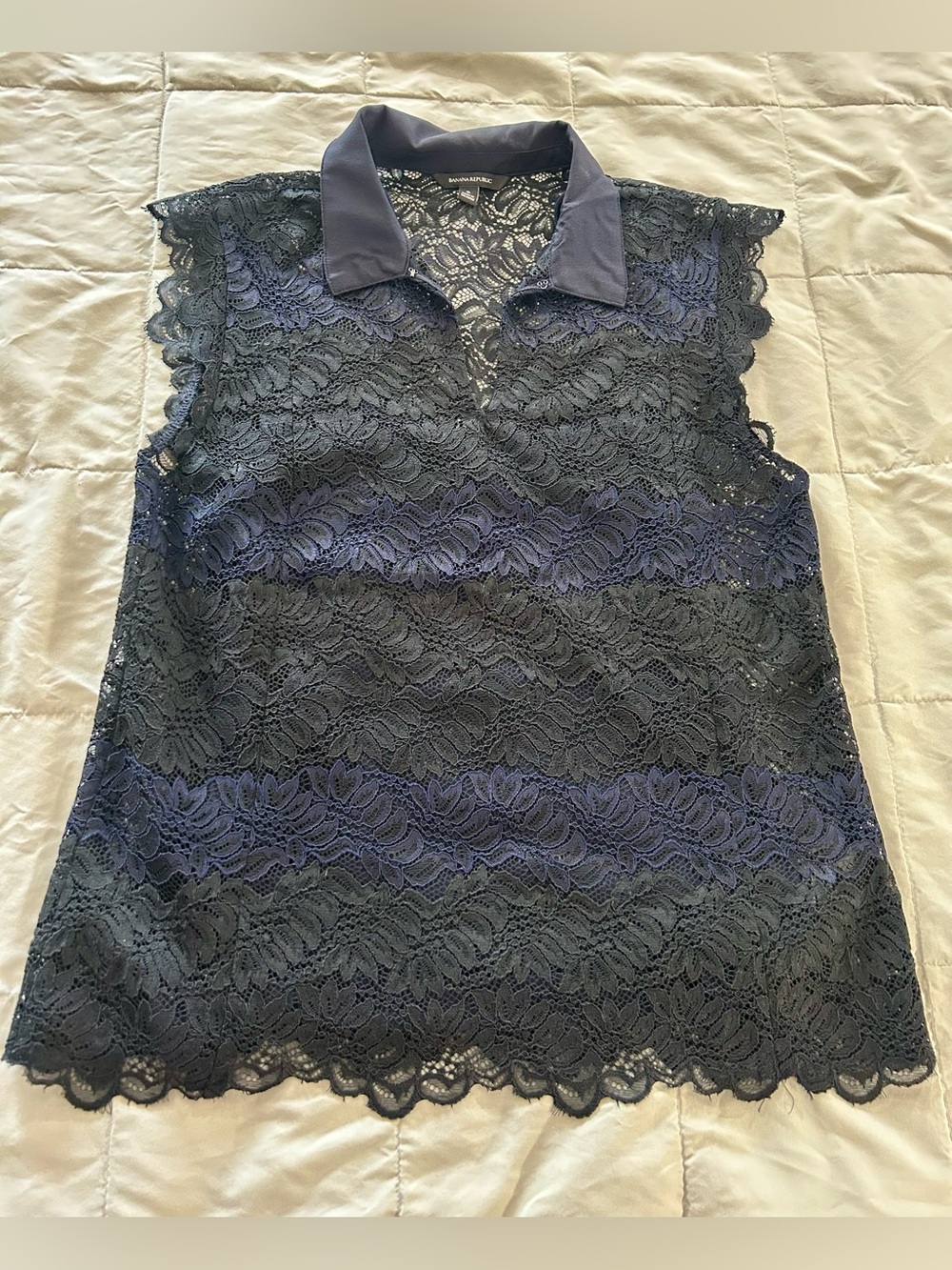 Banana Republic Sleeveless Navy and Black Lace Collared Top, Size Small